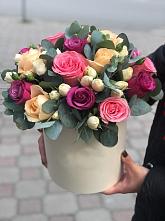 Цветочная композиция из Розы в шляпной коробке в Асино